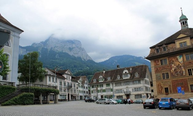 1In den letzten zwei Jahren hat sich das Airbnb-Angebot in der Schweiz deutlich vergrössert. Über 7.000 neue Betten sind dazugekommen. (Quelle: Handelszeitung)