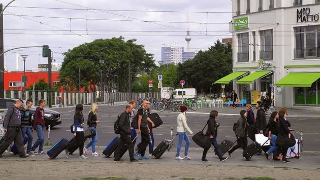Die Szene im Kiez an der Warschauer Strasse / Revaler Strasse lockt viele Touristen an.
© imago/PEMAX