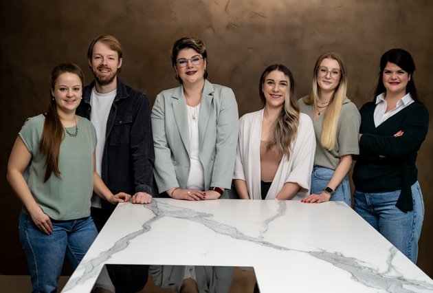  Das DHA-Team kommt mit Bildungsgeschenken und einem neuen Lehrgang zur INTERNORGA 2025. Bild: Alexander Scheuber. 