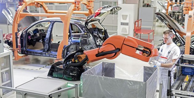 Mensch-Roboter-Kooperation im Audi-Werk Ingolstadt; © Audi AG