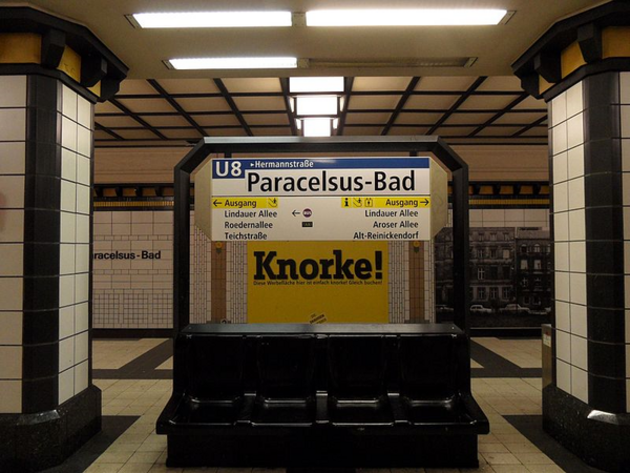 Berlin - U-Bahnhof Paracelsus-Bad - Linie U8; Foto: IngolfBln / Wikimedia Commons