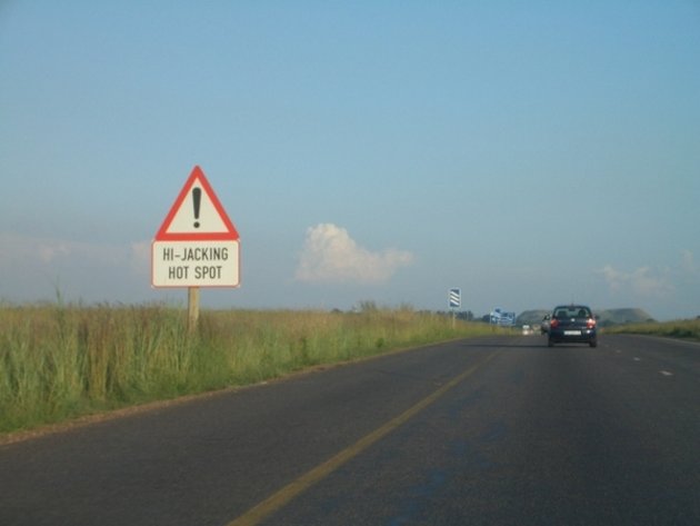 Hi-Jacking Hot Spot on the N4 near Witbank (South Africa); Photo: Ddxc / Wikimedia Commons
