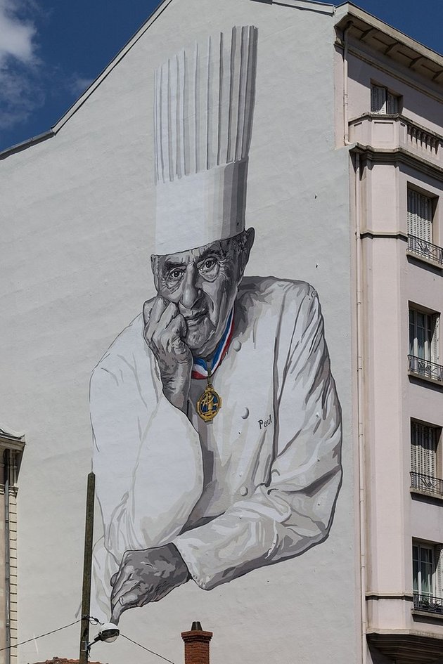 Paul Bocuse auf Wandmalerie in der Nähe des Quartiers Les Halles in Paris; © Micka3 / CC BY-SA 4.0