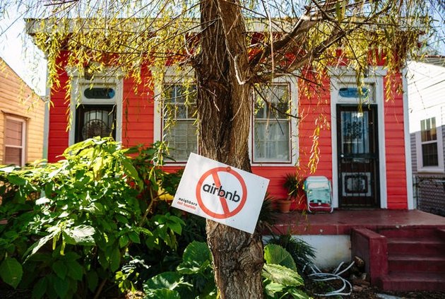 An anti-Airbnb sign at a house near the French Quarter and Marigny Triangle, popular areas for vacation rentals. Photo: William Widmer / The New York Times