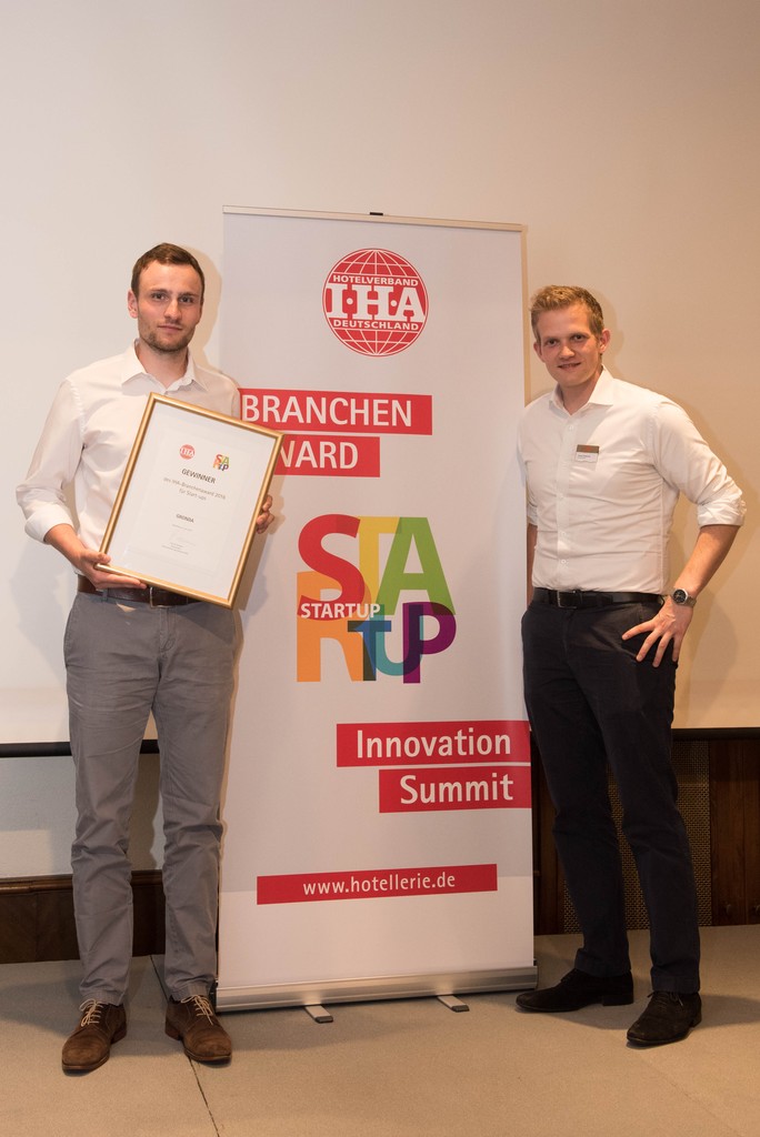 1Gewinner des Start-up-Awards 016: V. Schütz und T. Zetzsche von Gronda
