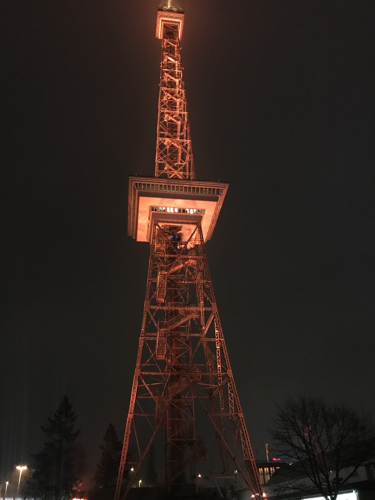 1Berliner Funkturm am 8.3.018; © M. Luthe / IHA
