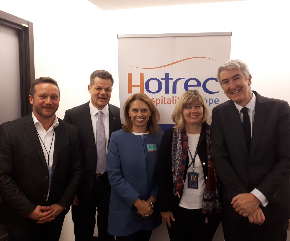 v.l. MEP István Ujhelyi, Markus Luthe (Vorsitzender HOTREC-Distribution Task Force), Susanne Kraus-Winkler (HOTREC-Präsidentin), MEP Isabella De Monte, Christian de Barrin (HOTREC-CEO).